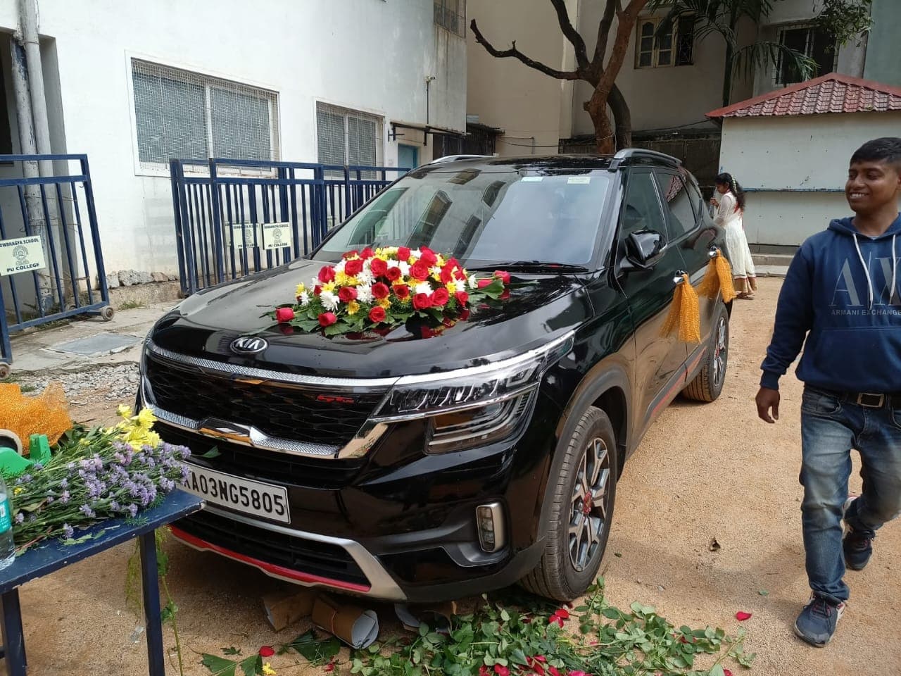 Ceremonial Seltos SUV Bonnet Garland